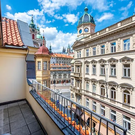 Mostecka Apartment